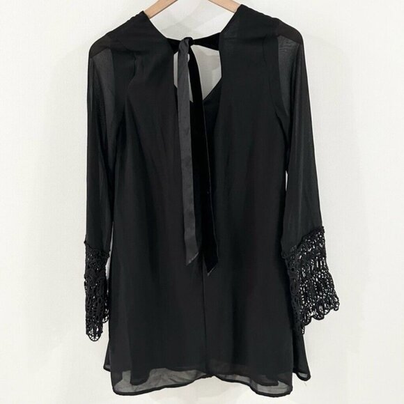 UMGEE USA Velour Velveteen Black Lace Bell Sleeves  Tie in the Back Womens Small - Picture 5 of 16